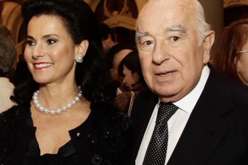 Foto de arquivo de maio de 2014 mostra Vicky e Joseph Safra no Teatro Municipal de São Paulo durante a pré-estreia da ópera Carmen. O evento foi realizado em Prol da Congregação Israelita Paulista — Foto: Silvana Garzaro/Estadão Conteúdo