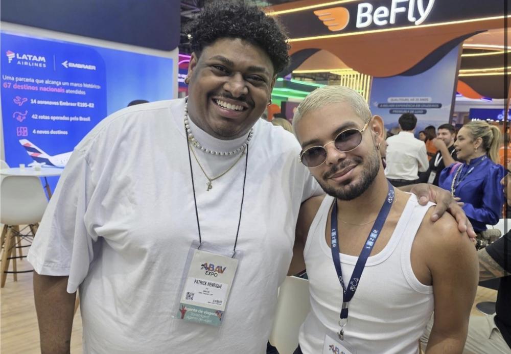 Patrick Henrique encontra o ex-BBB Vyni durante a ABAV Expo, em São Paulo - Foto: Divulgação