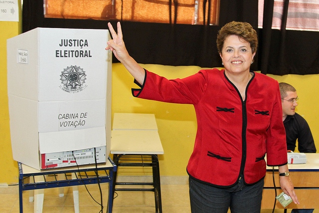 Dilma Rousseff vota no primeiro turno em Belo Horizonte. Foto: Reprodução/ Internet