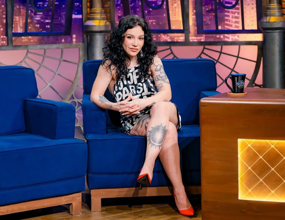 Priscilla participa do The Noite com Danilo Gentili e conversa sobre carreira independente, novo álbum e relacionamento com Laudz. Crédito: Lourival Ribeiro/SBT