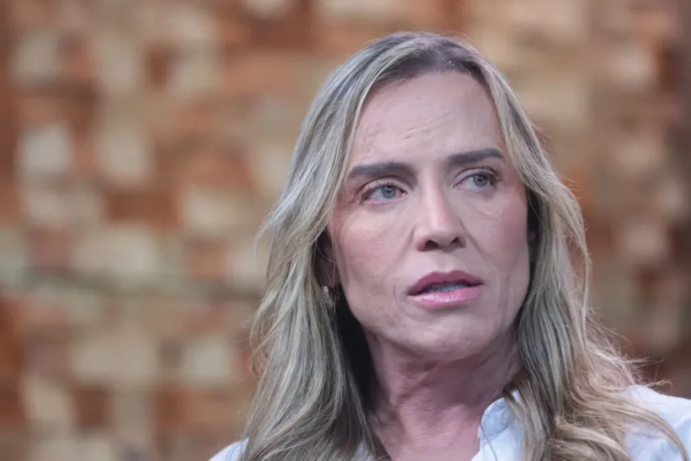 Celina Leão vota no Lago Norte, em Brasília, acompanhada de Michelle Bolsonaro e Bia Kicis no segundo turno das eleições de 2026 - Foto: Divulgação 