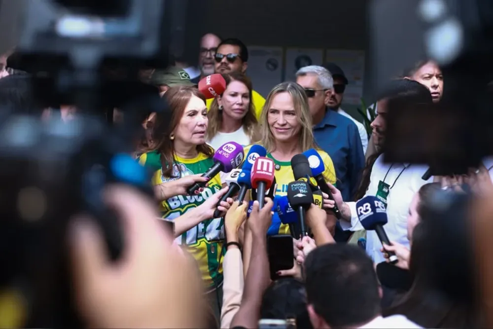 Celina Leão comparece ao local de votação em Brasília para exercer o voto no segundo turno - Foto: Divulgação 