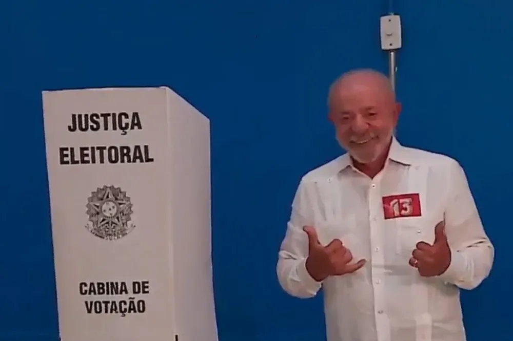 Lula reúne cúpula de campanha em hotel de São Paulo para acompanhar apuração dos votos