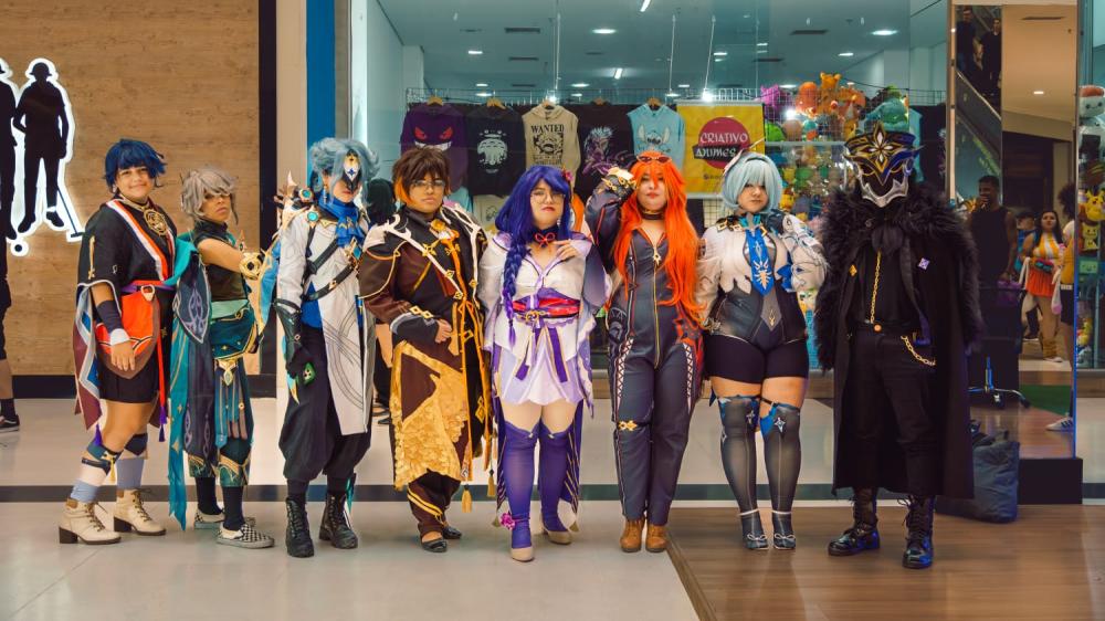 Programação inclui consoles de diferentes gerações, simulador de corrida, fliperamas e atrações para fãs da cultura geek - Foto: Divulgação