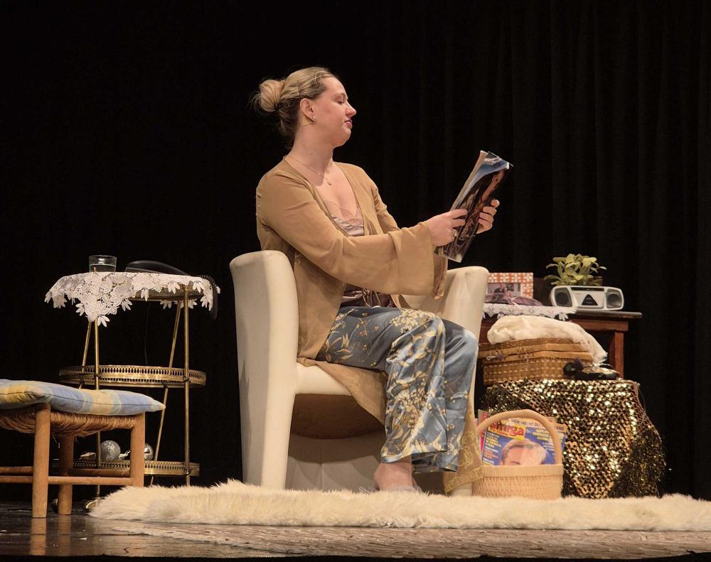 Adorável Desgraçada com Mey Füchter – crédito: Teatro Brasileiro de Munique
